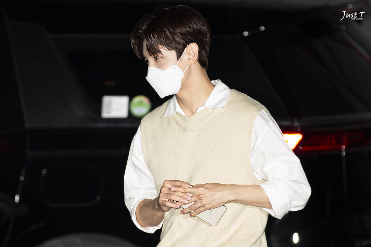 justt_vxq's tweet photo. 210618 최강창민의 프리허그 퇴근

#최강창민의프리허그 #freehug
#최강창민 #changmin #チャンミン @TVXQ https://t.co/PlD7KpmDQo