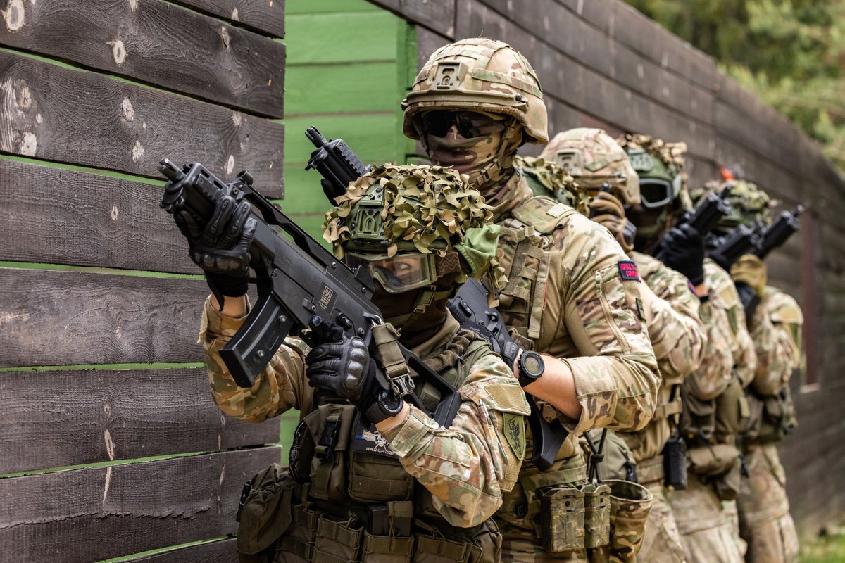 45 Commando RM tweet media