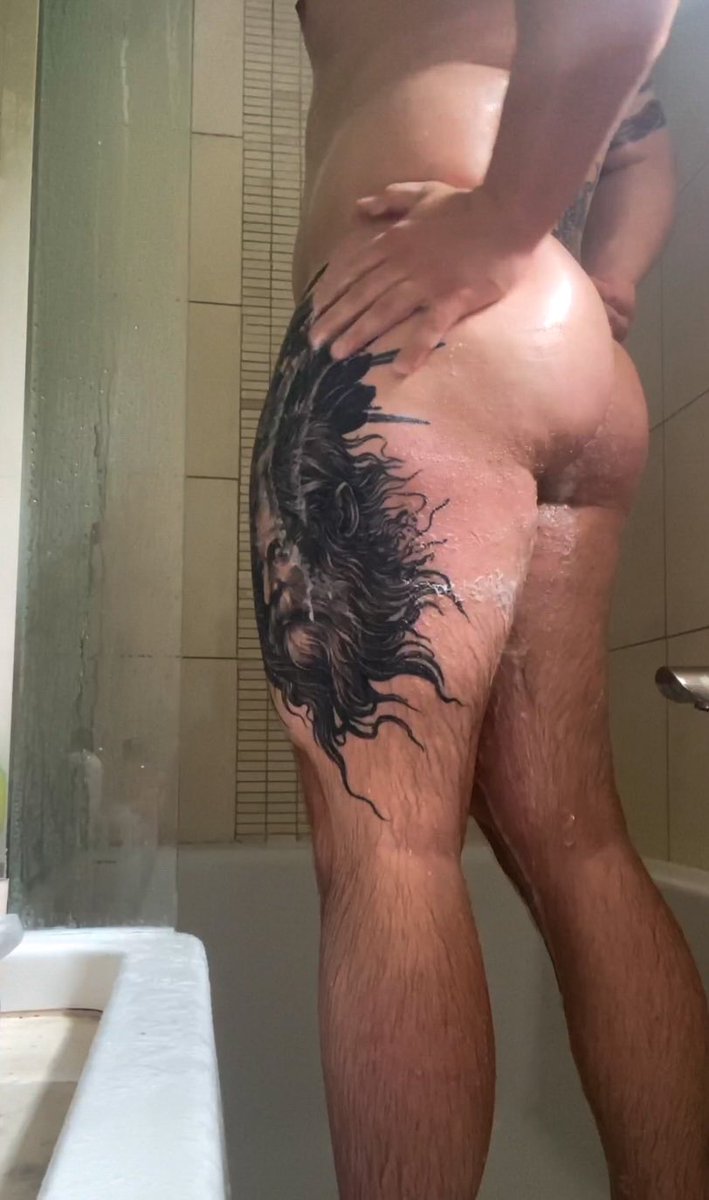 conzo0311's tweet image. Hello, can I be your double cheeked up boyfriend? 
Retweet = yes
Ignore = you hate Hoden