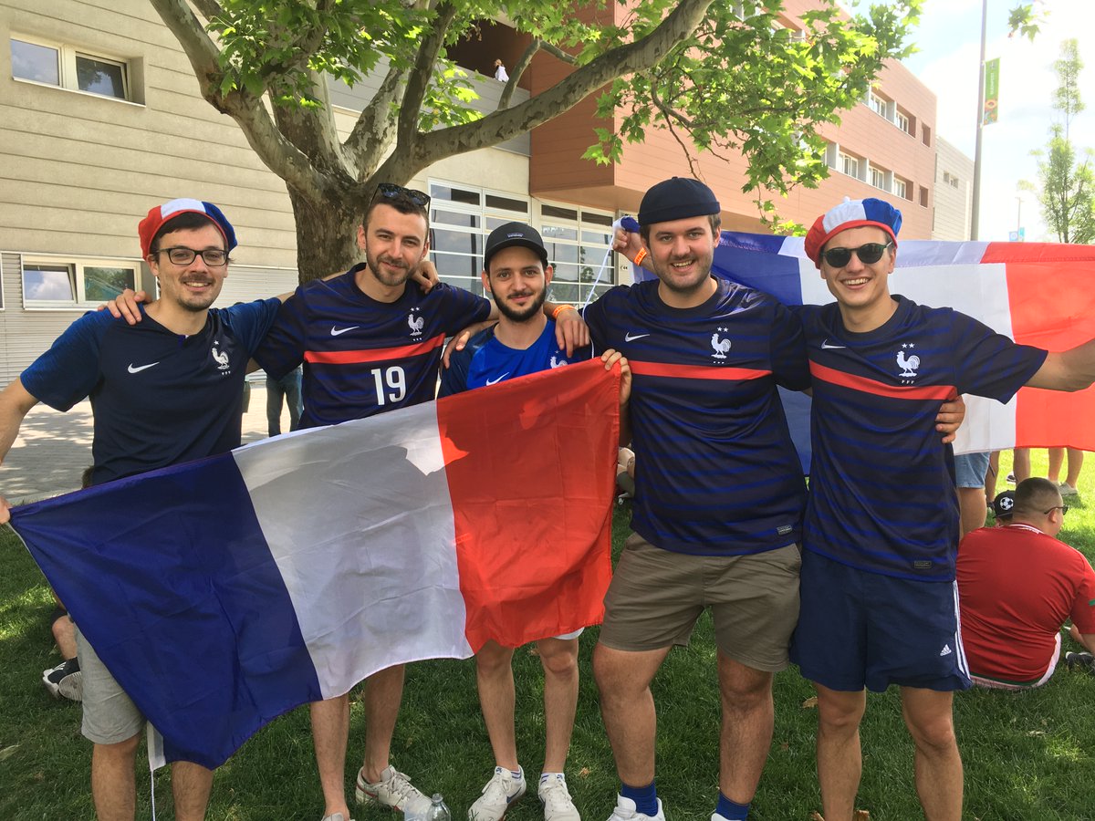 Scorcher of a day here in Budapest. The <a href="/FrenchTeam/">French Team ⭐⭐</a> fans are here en masse and are confident of victory. Live match centre right here: uefa.com/uefaeuro-2020/…