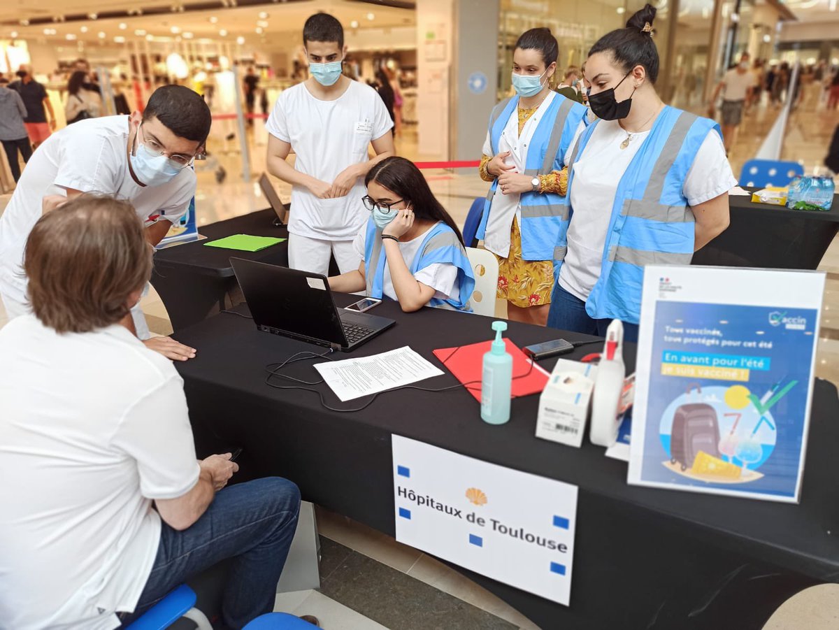 JulieOudet's tweet photo. Aujourd’hui, les supers équipes de #Pioupioumobile répondent à vos questions concernant la #Vaccination et vous prennent rdv dans le centre de votre choix en Haute-Garonne. 
Allez les rencontrer dans les centres commerciaux de Balma, Blagnac, Portet, Roques (+Ikea) &amp; St Orens. https://t.co/ZRfNST8DzP
