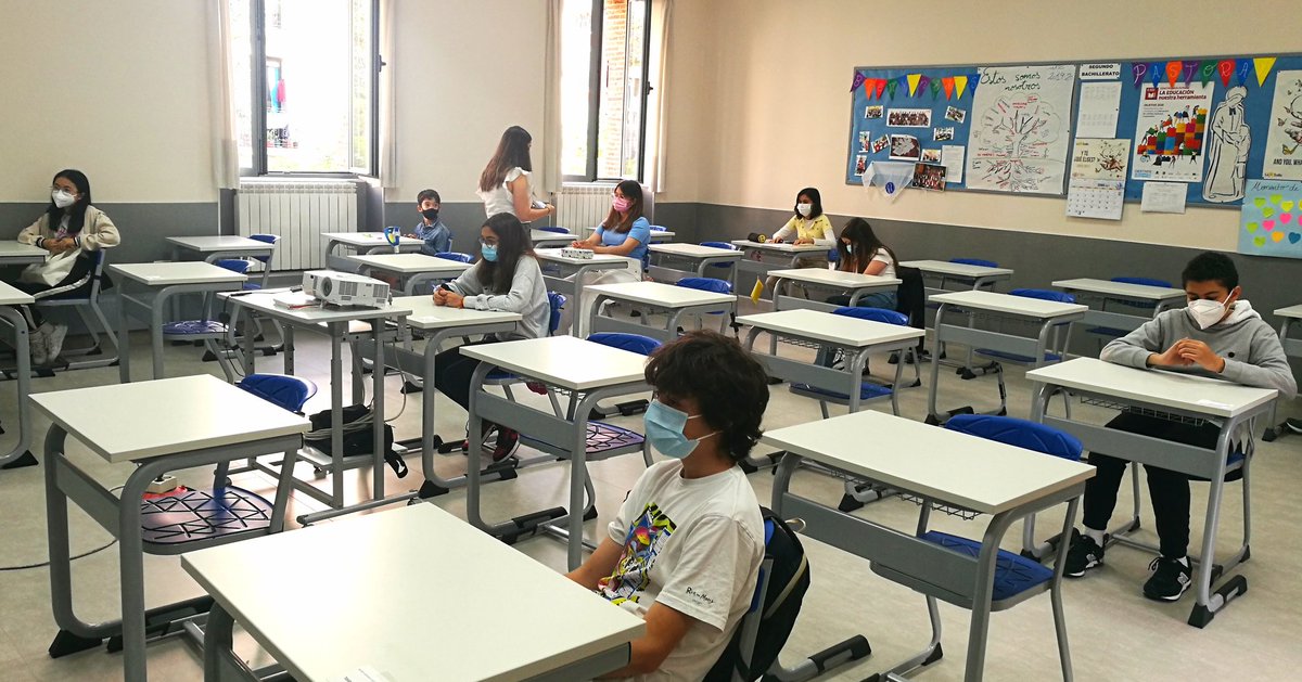 Exámenes de Cambridge hechos!!!  Mañana intensa con Reading, Writing, Listening, Speaking and Use of English.   Han estado a la altura de las circunstancias haciendo un excelente trabajo. Buena suerte con los resultados y a disfrutar de un merecido descanso!! #SomosLaSalle