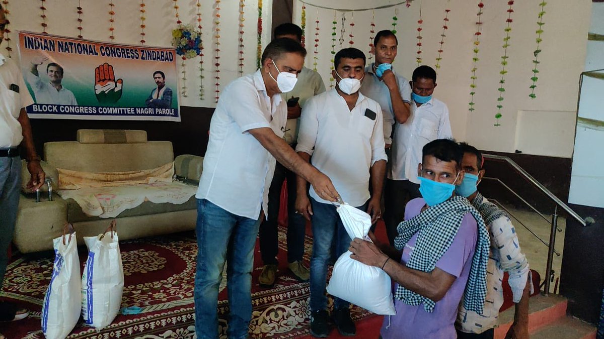 INCJammuKashmir's tweet photo. On the occasion of Shri Rahul Gandhi ji's Birthday, DCC Kathua led by JKPCC Secretary Pankaj Dogra distributed ration kits, sanitizers &amp; masks to the needy ones.
#HappyBirthdayRahulGandhi https://t.co/0uh82fD30n