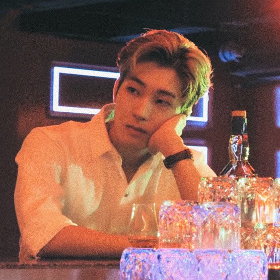 brightafterainn's tweet image. meanie short au

ーheaven’s cloud: can we stay together?

(semua orang menginginkan mingyu dari paras tampannya, dari caranya menggoda, dari segala yang ia tawarkan di tiap malam. tapi untuk wonwoo, lukisan; hanya cukup sebuah lukisan.)

「rich ww x escort mg」