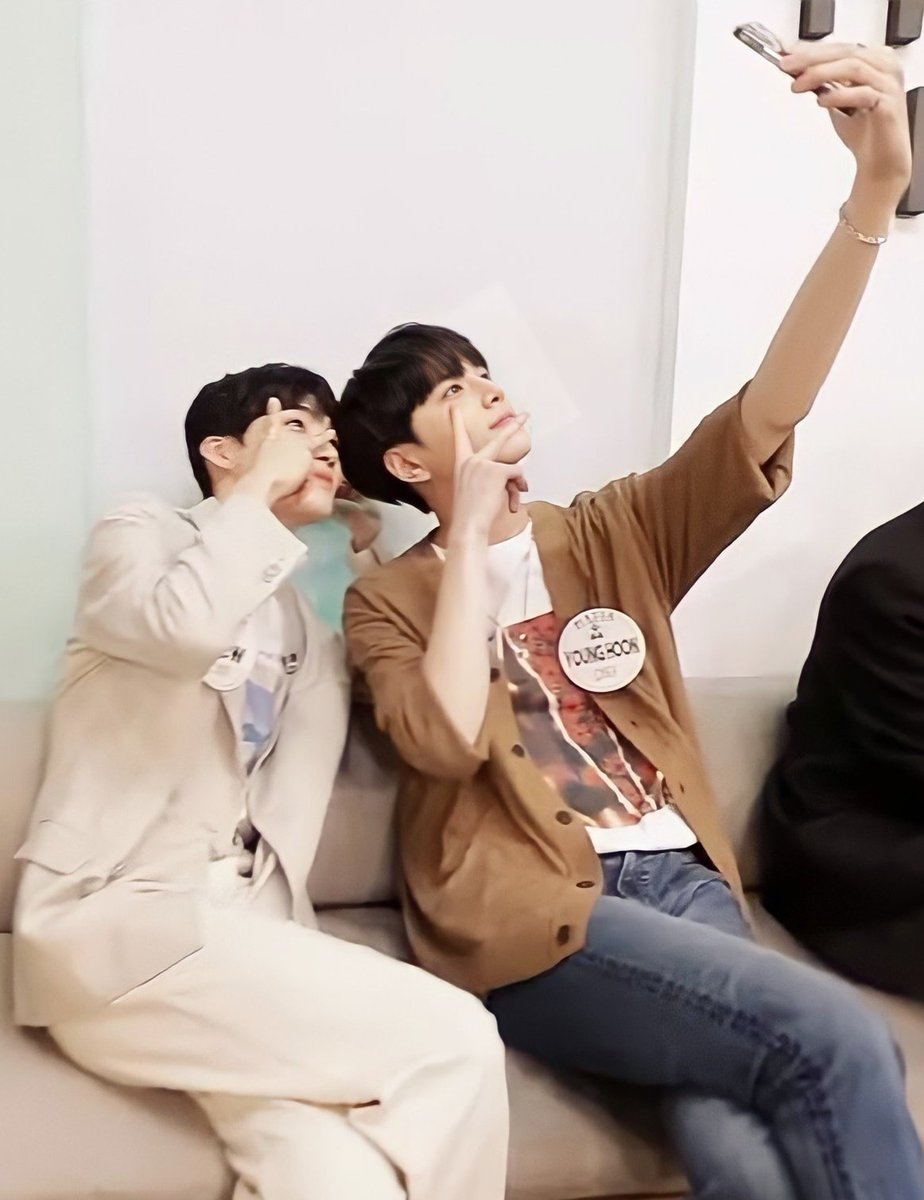 bbangnyuzone's tweet photo. 🤎 #빵뉴 #bbangnyu https://t.co/C9l2NUikOa