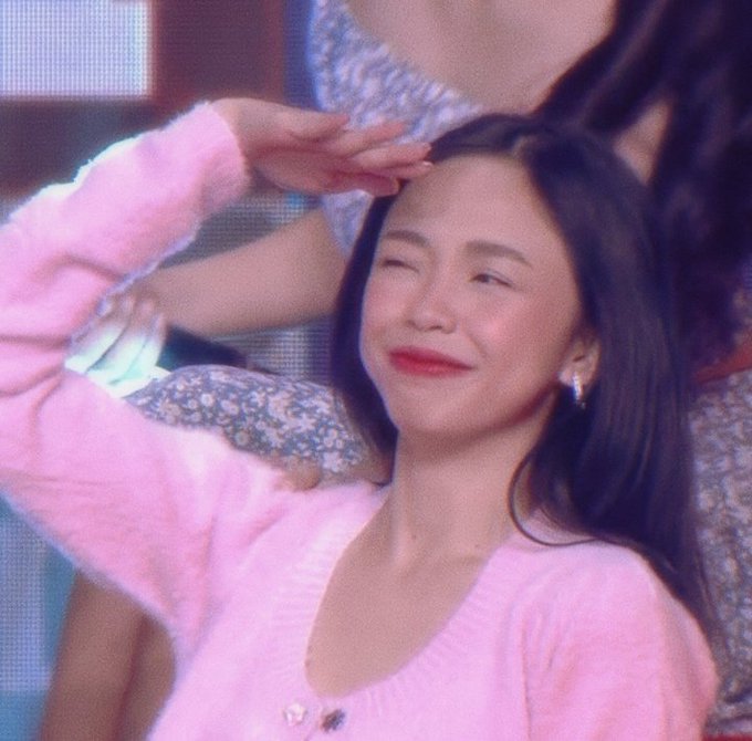 mrs_forthright's tweet photo. What makes @maymayentrata07 truly exceptional is that she's not keeping baggages no matter how bad she may be treated. She's in no competition with anyone and openly admires talented artists. SALUTE!!

@maymayentrata07 
#MaymayEntrata https://t.co/LdXNOEqPOj