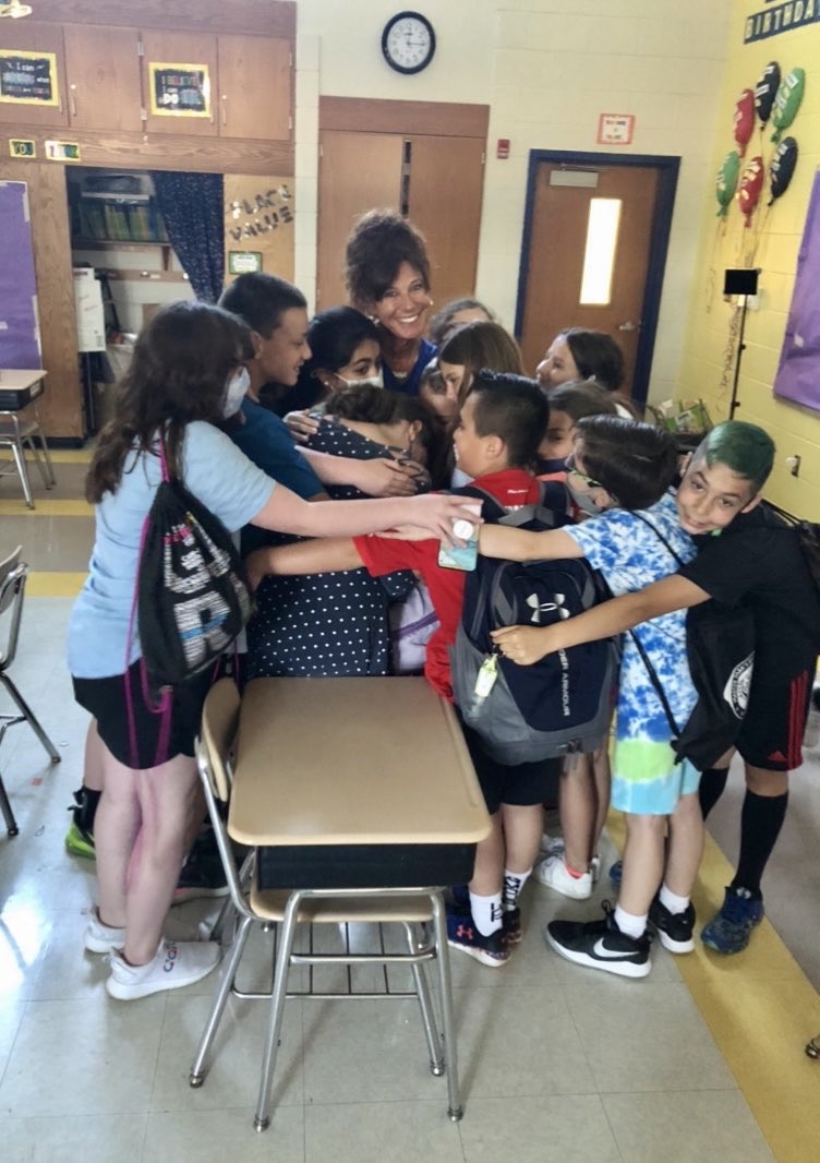 The last few minutes of another year 2020-2021. The year that made history! ⁦⁩ @FTS4RKIDS ⁦<a href="/wfschool/">West Freehold School</a>⁩