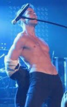Jaybles16's tweet photo. @AngelaM90287826 @allieM_nkotb90 @LeilaJan3 @_nessepes_ @Evee_Creme @TobiCarr @AnnalisaGaglia4 @rattailnkotb @darnettasantia1 @Kerrycb37 @JbkNkotb @Milablockhead @julielushjordan @PamAtherton2 @tW1sted_dWg1rl @Brenda93424960 @Lisa1979Marie @NKOTB @Wahlbonkers @dannywood @DonnieWahlberg @JonathanRKnight @joeymcintyre @NicoleWC78 @lacah_12 @mellieromo @belenkotb Such a tease!!! Speaking of tease, check out this #V2theG https://t.co/YX97SPRtWo