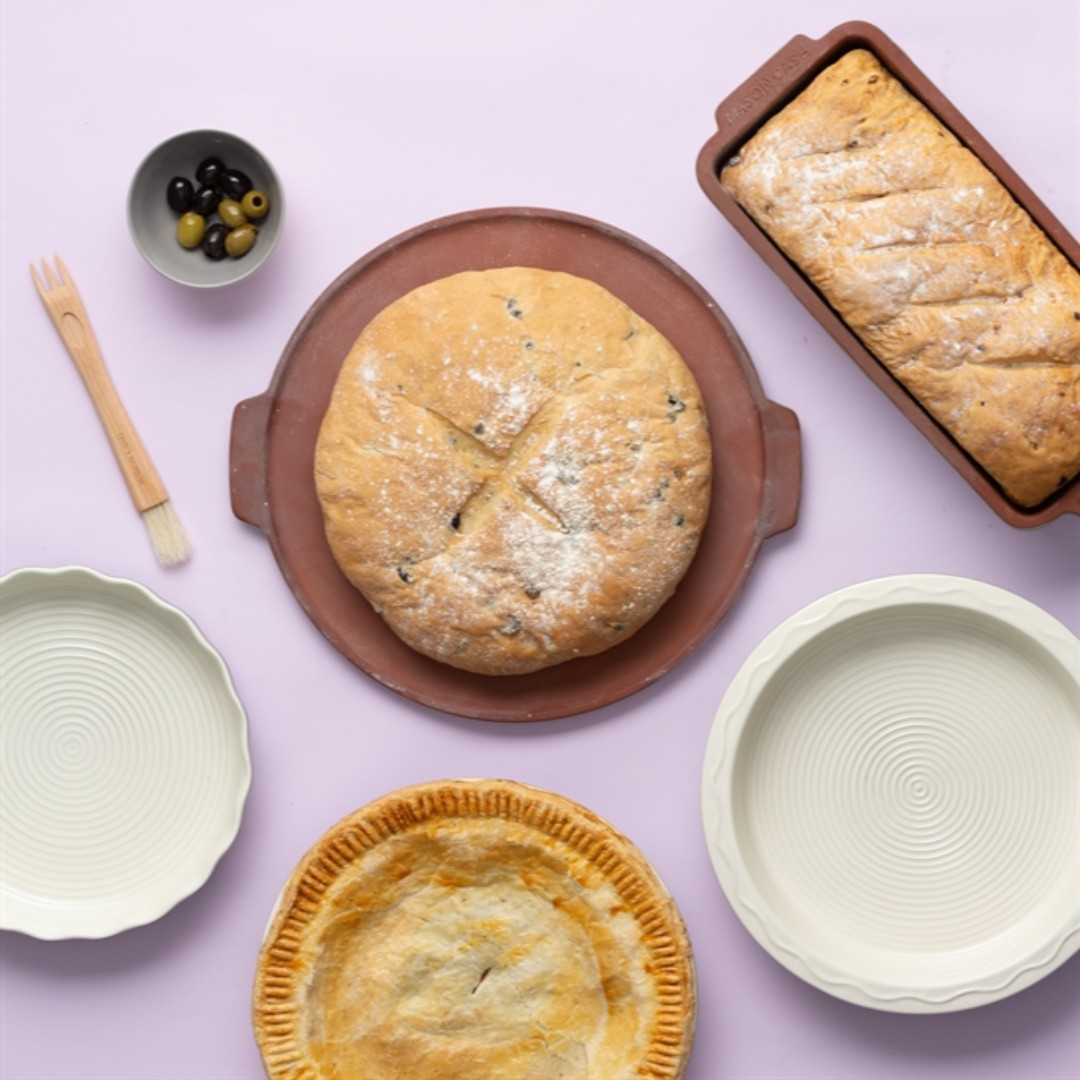 The perfect base for baking fresh bread or pizza at home or the ideal lid for allowing your #homemade dough to rise, the Innovative Kitchen Proofing Lid and baking Stone is a great tool to have in the kitchen.

Shop Innovative Kitchen: masoncash.co.uk/products/shop-…