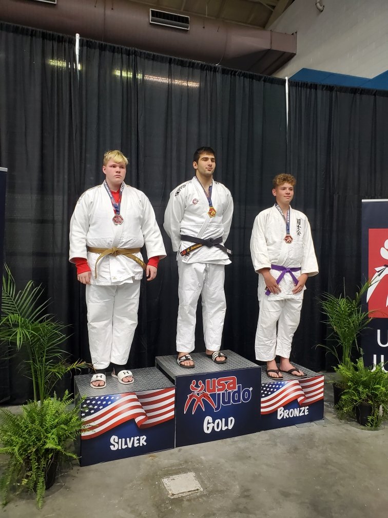 ShaneOsborne74's tweet image. Ended up taking second in the 90+ kg claas. I see my mistakes and will go back to my clubs and train harder to insure victory in the next tournament.🥋🇺🇲👍