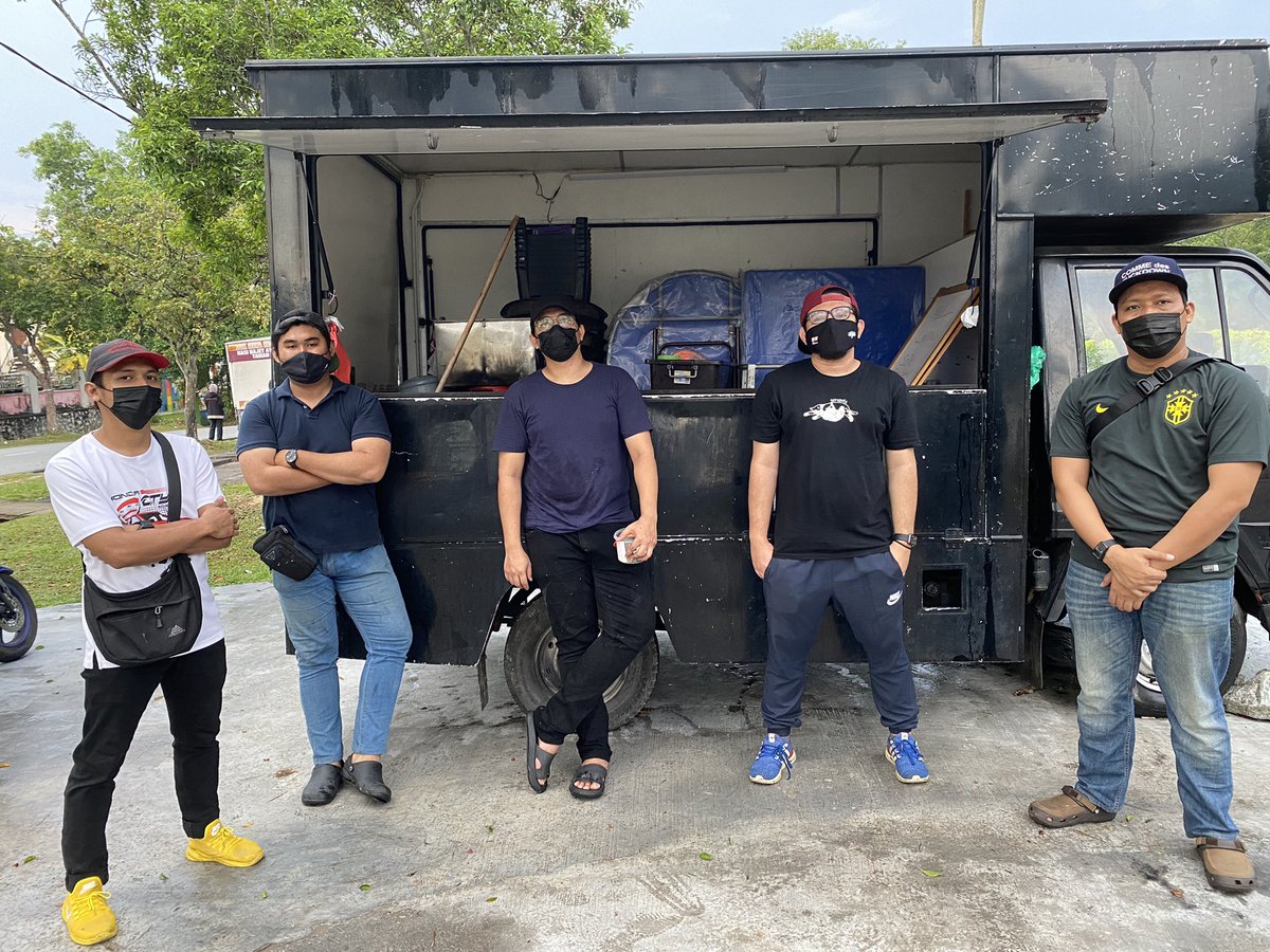 Harini kembali beraksi dengan <a href="/cikmakpakhang/">#CikMakPakHang</a> ,terubat rindu hadap kesibukan order di perniagaan sendiri. 

Tapi barai dia tak boleh bincang. 3petang aku cakap aku give up dah. Hahahaha