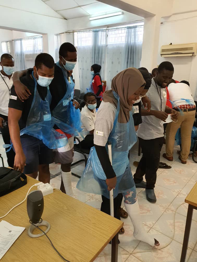 DrKebsun's tweet photo. Busy past week teaching on the @TheAOAlliance Non-operative Fracture Management course, with all local faculty. Aiming to standardise the level of initial fracture care at all facilities across the country . Training &amp; sustainability are at the core of our country initiative https://t.co/qmW1KOrUNR