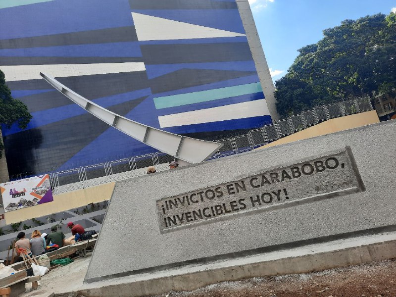 Porque Somos #PatriaVictoriosa
🔀Invíctσs єn Cαrαвσвσ,
🔀Invєncíвlєs Hσч.
La Av. Bolívar de Caracas es el Escenario del monumento que se construye🏗en honor a la batalla
De Carabobo..
🔀Batalla que nos lío la independencia hace 2⃣ 0⃣ 0⃣ Años
.,<a href="/gestionperfecta/">Carmen Meléndez</a>
.<a href="/MIJP_Vzla/">MPPRIJP</a>
