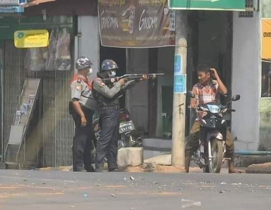 ChawchawLay16's tweet photo. #WhatsHappeningInMyanmar 
#SaveMyanmarDemocracy https://t.co/6MbveCpRiN