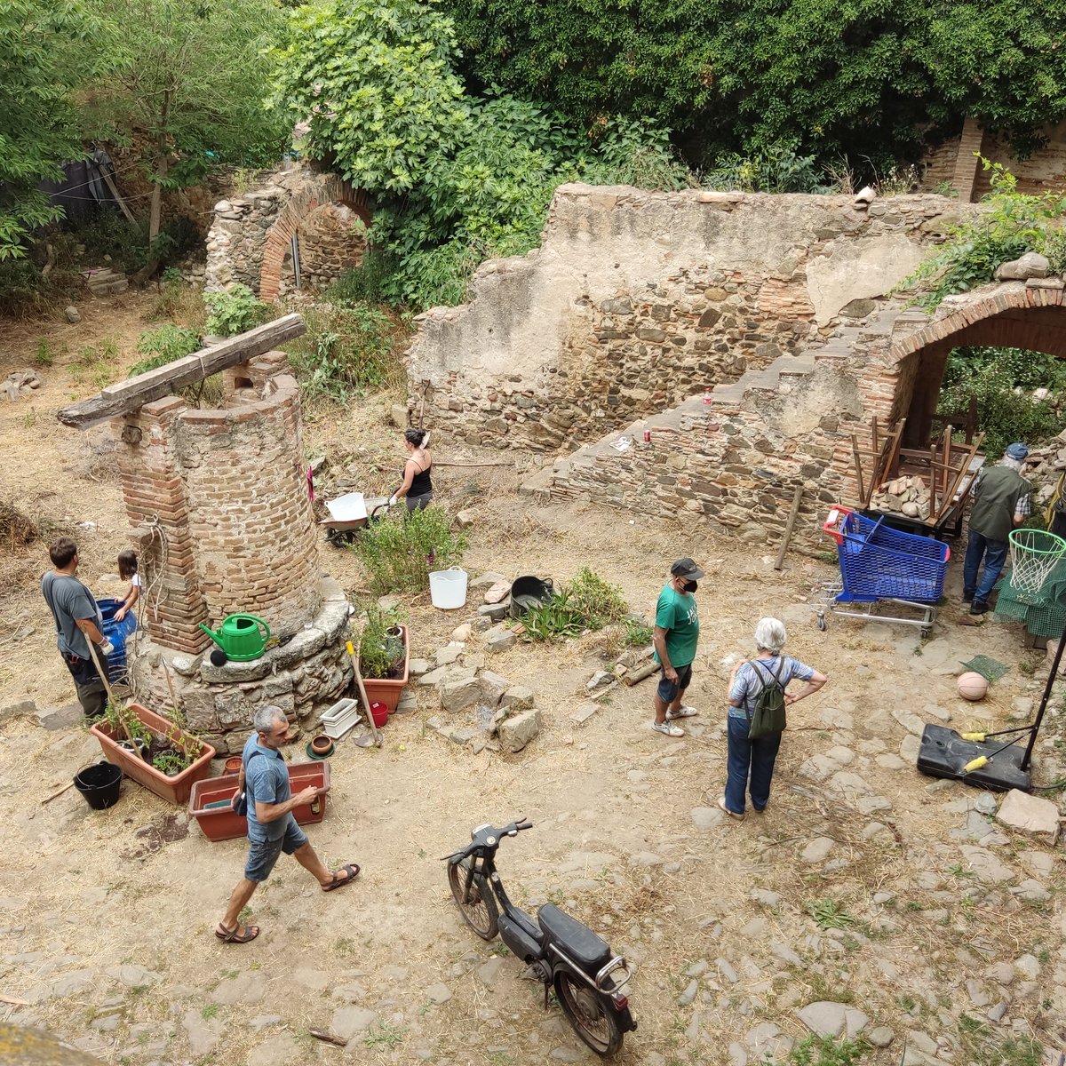 Un dissabte més, la Torre s'omple de vida i activitat.
Gràcies a tots els que creieu en el bé comú. ☺️🙏
Si vols sumar, t'esperem!

Un sábado más, la Torre se llena de vida y actividad.
Gracias a todos los que creéis en el bien común. ☺️🙏
Si quieres sumar, te esperamos!