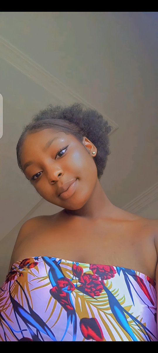 AkwajiFaith's tweet photo. SS from a video and a cute dog🥴 https://t.co/6eKxgZXGLs