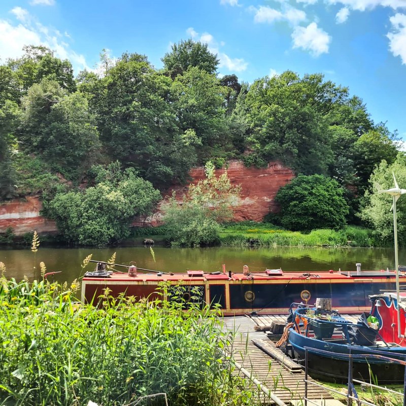 SevernUnlocked's tweet photo. See how Alice, from @severnrivers,  got on in the Leg 9 of our #SevernSeaToSource walk 👀

From Bevere Lock Cottage to Stourport Treasure island: views of red cliffs, ancient trees, barges,  bustling boatyards &amp; walkers.  Read the post HERE 👇

https://t.co/ipjKJZAE5N  #SevernWay https://t.co/8Qa38f31v2