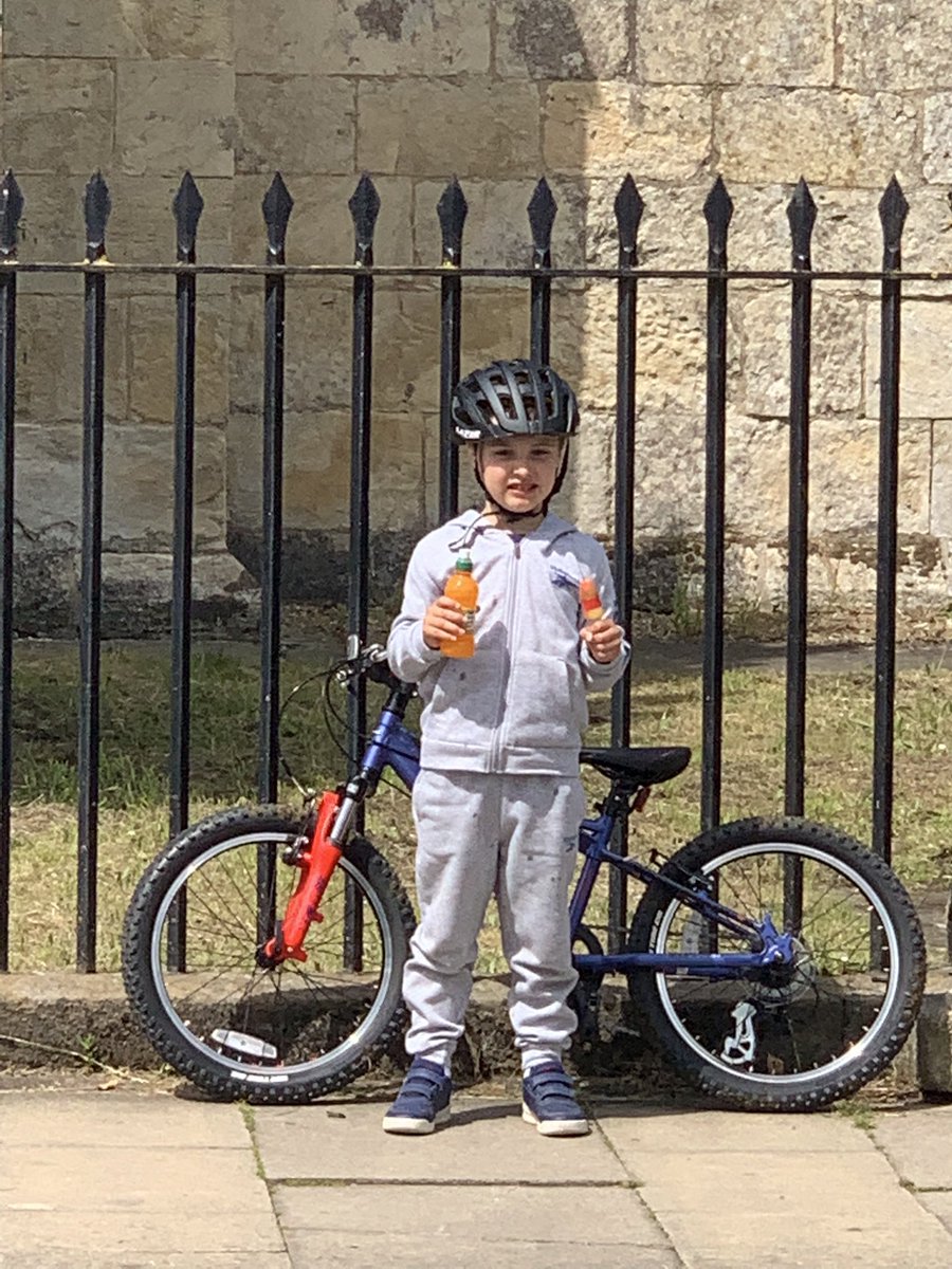 LeePhilpott11's tweet photo. It’s a long time since I last ran 10k🏃‍♂️
#NewBike 🚴‍♂️ #Hemingbrough https://t.co/VacYHXeD2g
