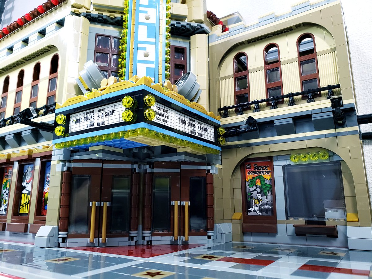 hayauma_lego's tweet image. 10232パレスシネマの2個増築、外観完成
元々何もなかった屋上に、プールとソファーでパリピスペース作ってみました笑

内装は余ったパーツでまた今度😄
外装も余りパーツ次第では変わるかも

#LEGO #レゴ #CreatorExpert #set10232 #PalaceCinema
