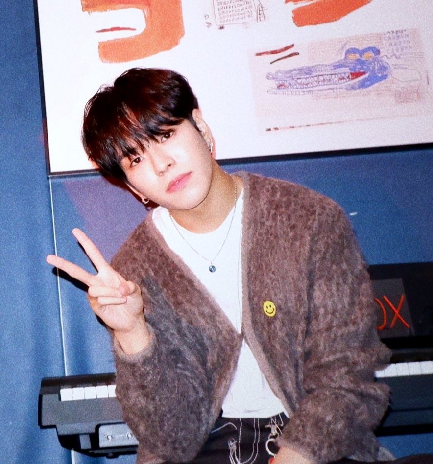 skylewritez's tweet image. Lacuna | jaesahi au 

— Aaron (asahi) likes being alone, living an introverted life because he mostly feel empty, unlike his friends who have found their missing pieces. Then fate planned to give him his missing piece, Jairo (jae) a complete stranger.