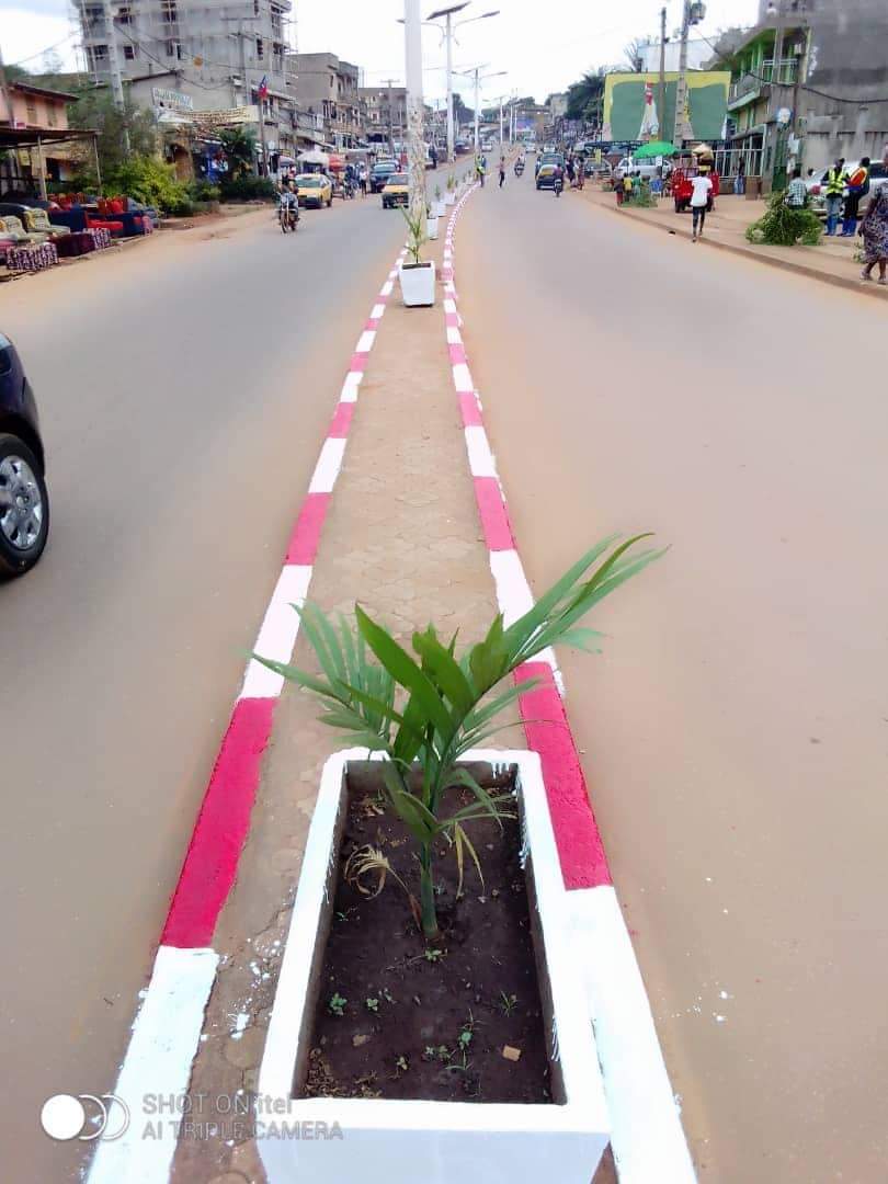 ActusCTD's tweet photo. Déploiement de la brigade permanente de propreté et d'embellissement à  Yaoundé 5 sur le tronçon Total Ngousso-tradex-éleveur et au carrefour pakita. https://t.co/OVRPmVgTjU
