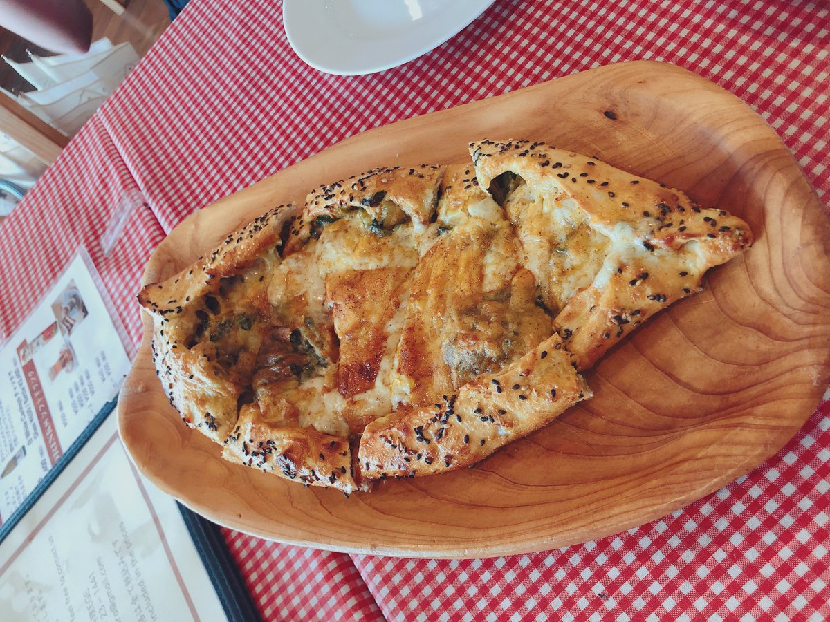 なたね トルコ料理食べてきた トルコ風ラビオリ ラザニアみたいなやつ ピデ ピザ バクラヴァ ピスタチオパイ
