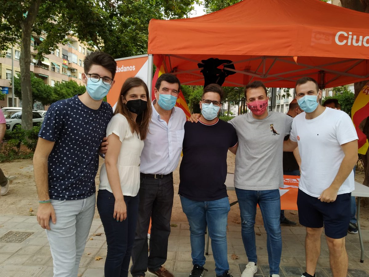 🍊 Terminamos nuestro sábado de Carpa Ciudadana de CsValenciaSureste, cargados de las ideas que nos habéis dado y contagiados de vuestra ilusión. 
🧡 ¡¡Muchas Gracias!! 🧡
#EquipoCs