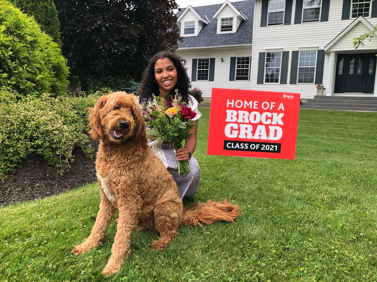 JPElliott67's tweet photo. Our eldest, @oliviaelliottxx, is a @BrockUniversity graduate!  We are so proud of you Olivia.  You have so much potential and opportunity in your future. XOXO https://t.co/KJq3lSQoHj