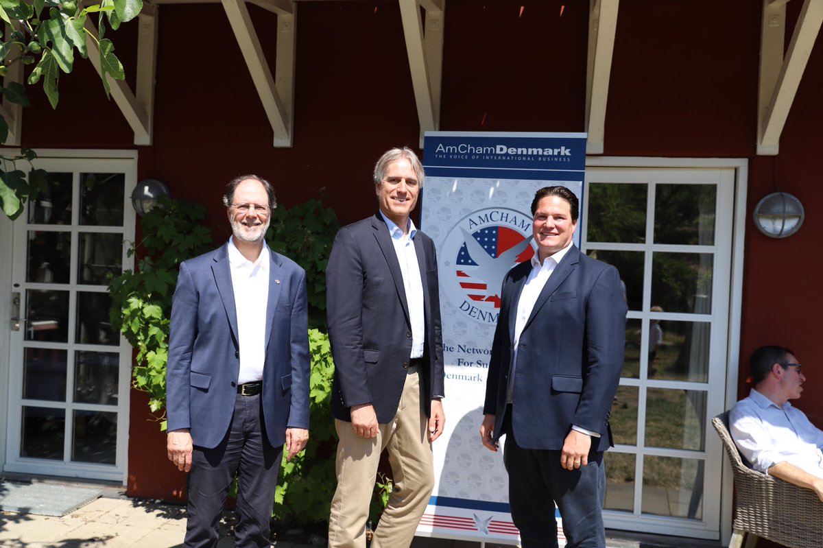 Really great BBQ hosted by <a href="/AmChamdk/">AmCham Denmark</a> at #fmdk. The 🇺🇸🇩🇰 commercial ties are strong and benefit both our countries every day. Thank you Stephen Brügger and crew for your great work.