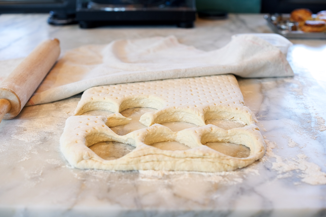 redbird_atl's tweet photo. We're rollin' them for you... 11-2 Saturday + Sunday!
#birdybiscuits #atlbrunch #biscuits #biscuitlove photo: @microbunnypimp

_____________________

#flyredbirdfly #redbird #atlantarestaurants #westside #atlanta #ATL #culina https://t.co/JQX22gPLie