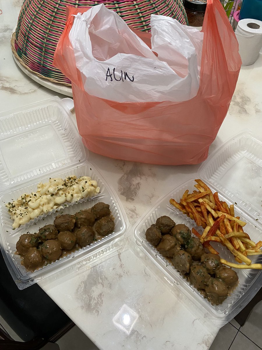 Alhamdulillah, lepas mengidam dapat mac&amp;cheese meatball dgn nasi lemak <a href="/cikmakpakhang/">#CikMakPakHang</a> thankyou bang <a href="/ELMIELMO/">Elmi</a> cod.. okay tinggal cikmak kak <a href="/OwToTheZie/">Kak Ojie Jual CikMak 🍉</a> je lagi nak dapatkan!! pastu janji tak mengidam2 lagi!!! ddk rumah diam2 enjoy my pregnancy journey! fuh kenyang gilos!!