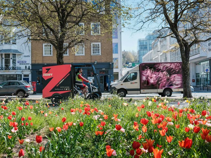 cargobikefest's tweet photo. A study by @CycleLogistics shows that up to 50% of all light goods in cities could be delivered by #cargobike.

What impact would that have on the air quality in YOUR city?

@ZedifyUK claim to emit 98% less CO2/km than a diesel van 👉https://t.co/Ehhq8QsHin

#DecadeoftheCargoBike https://t.co/oFMZI1D23e