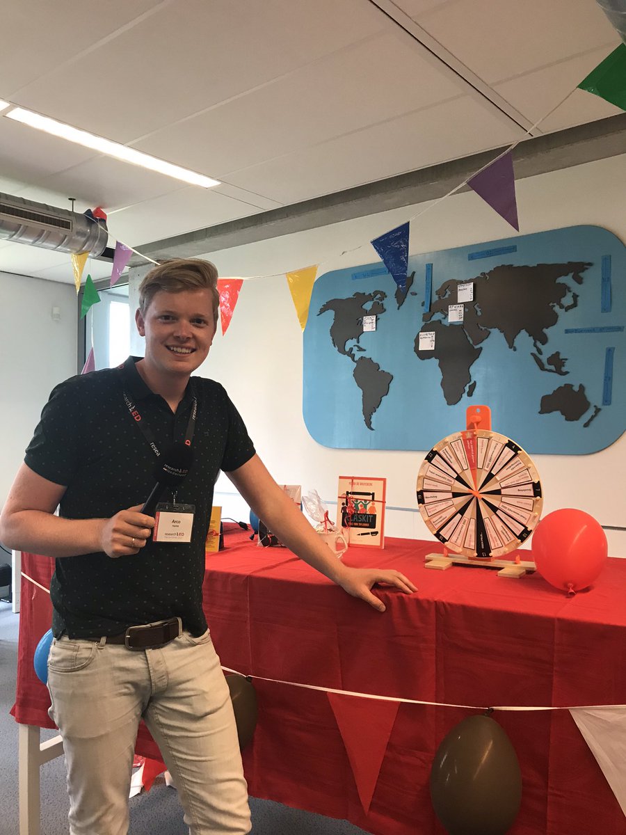 researchED_NL's tweet photo. HET RAZENDE REPORTER RESEARCHED RAD SPEL 

Volg jij ons online evenement en wil jij kans maken op mooie prijzen? 

Wat moet je doen? RETWEET deze tweet en wellicht kom jij tijdens de koffiepauze online in de show bij onze razende reporter @ArcoHarink

#rEDNL21 https://t.co/rJB7EcHuwK