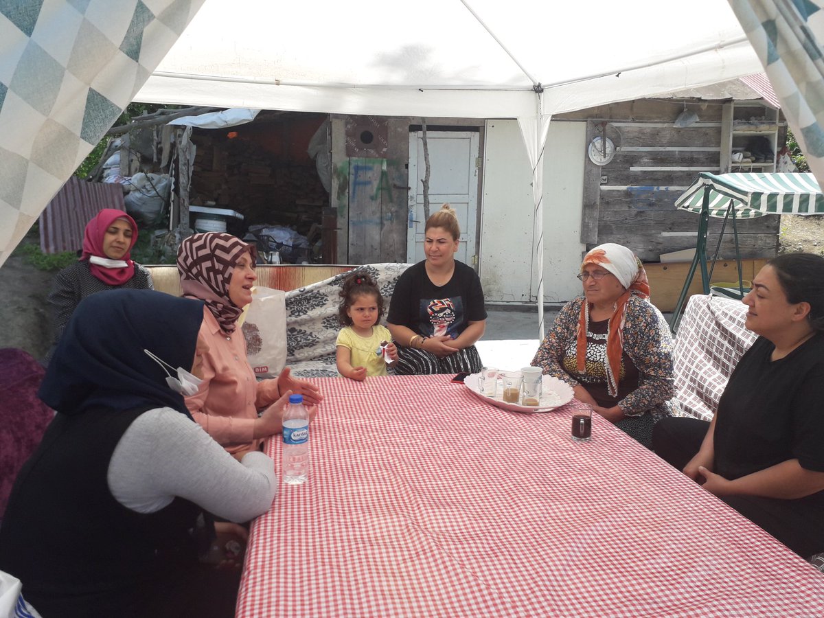 AkkadNmacka's tweet photo. AK Parti Maçka İlçe Kadın Kolları Başkanı sn.Hülya Koç ve Yönetimi,Yönetim Kurulu Üyemiz Meryem Kılıçdere'nin Koordinatörü olduğu, Ortaköy Mahallesi Başkanı Nazlı Karatop ile birlikte ziyaretlerde bulundular https://t.co/DWPIm22m9p