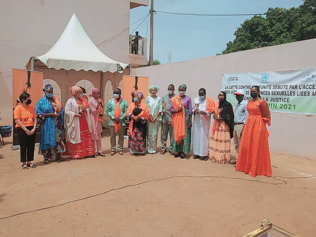Merci <a href="/UN_MINUSMA/">MINUSMA</a> qui distingue #AFLED et 7 autres org. ds le cadre de la journée de lutte contre les violences sexuelles en temps de conflit. Merci aussi pour le don de matériel. Depuis 2012 AFLED s’est inscrit dans cette lutte.<a href="/LallaSall/">Sall Lalla</a> <a href="/Poulodebo/">Mariam Diallo</a> <a href="/OusmaneRachida/">Rachida Ousmane</a>