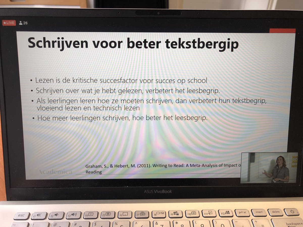 leesleontine's tweet photo. Lezing van Margreet Mulder over schrijven om teksten beter te kunnen begrijpen.
Complexe teksten aanbieden, er over praten, discussiëren én kinderen bewust zelf laten schrijven om tekstbegrip te vergroten.
#leesonderwijs #schrijfonderwijs #tekstbegrip #rEDNL21 #stream4 https://t.co/PLSCB6lY9g