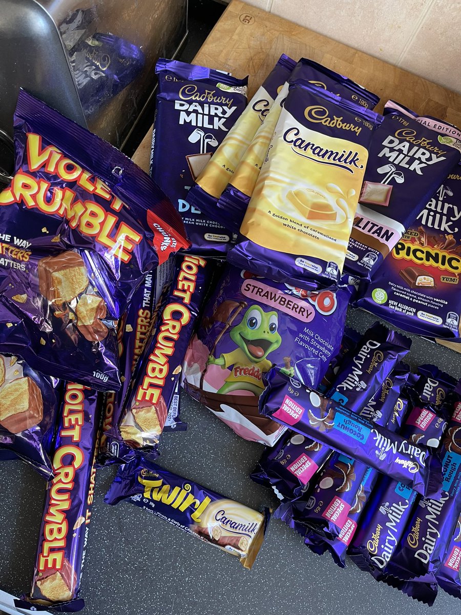 dancerdudejay's tweet photo. Ok β¦.. I may have a problem
#aussie #chocolate @CadburyAU #freddo #violetcrumble #coconutrough #caramilk #topdeck #neopolitan https://t.co/YuKfu0WyJc