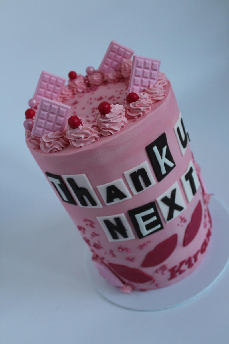 TFortyniners's tweet photo. @ArianaGrande My daughters 14th birthday cake! Happy Birthday Kiran.
@Ninergirl99 @arielb7 @Tweeeety86 @Sam16Wright @lovecakes2323 @LoveCakeLondon https://t.co/wOySzQ13wj