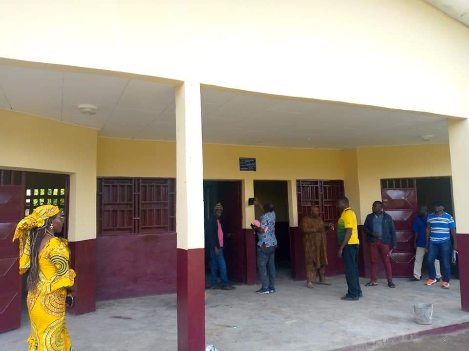 ActusCTD's tweet photo. Reception provisoire d'un bloc de salles de classes à Bafoussam II. https://t.co/qNH5xTu4Tg