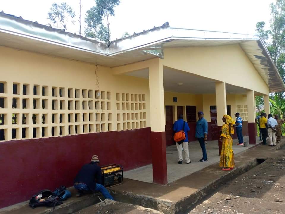 ActusCTD's tweet photo. Reception provisoire d'un bloc de salles de classes à Bafoussam II. https://t.co/qNH5xTu4Tg