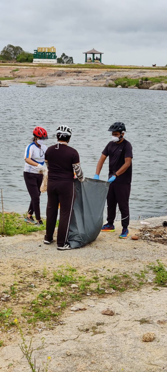 ReliefRidersHyd's tweet photo. #ReliefRidersHyderabad 🚲🚲

#19June21
#ShamirpetLakeCleanUp #40Cyclist  #Hyderabad  #Successful #cleaned #lakebanks #Plastic #Glass #Garbage 

#Planted #Saplings 🌱 #Plants ☘ #around #ShamirpetLake 🌊

 #ReliefRidersHyderabadGreenArmy #CommunityServiceByBicycle 
#reliefriders https://t.co/IaLsczFfJL