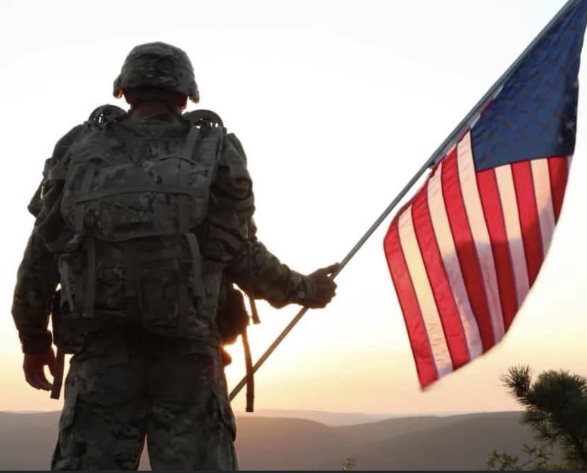 LEXIT20201's tweet photo. @SilviaAscarelli @MacyGraysLife Try Telling Our Soldiers that &amp; why this is the greatest Country in the World #Freedom #USA🇺🇸 #DontFuckWithit🇺🇸 #MySon #USARMY #HOOAH #illHelpYouPack https://t.co/U0BvDOedKr
