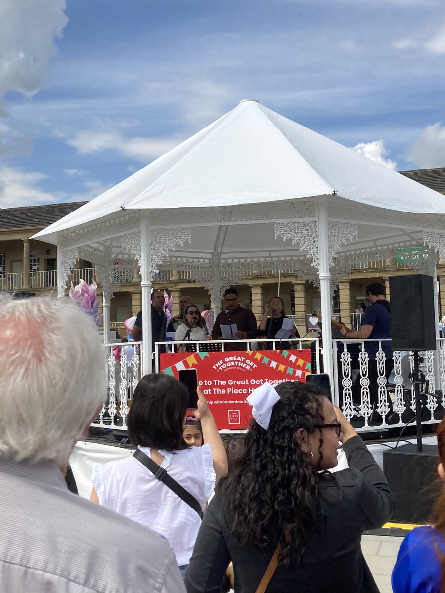 infostaugs's tweet photo. Wow - what a wonderful day! Congratulations to @CalderdaleVoS and @ThePieceHall for organising it all. The sense of togetherness was deeply heartwarming. What a wonderful Valley we are lucky to live in, wherever we come from #RefugeeWeek #GreatGetTogether https://t.co/6gteT322mK