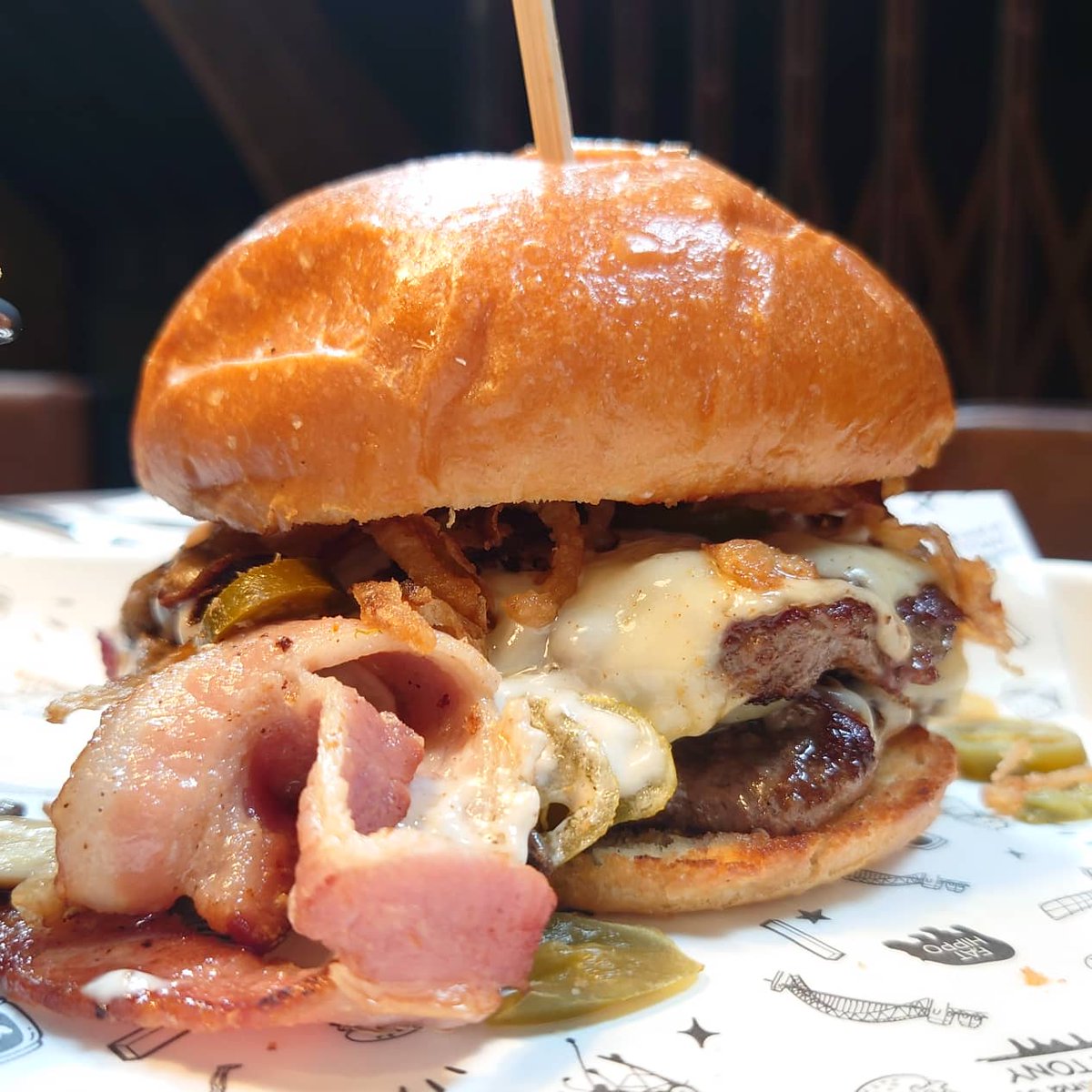 Soooo, I finally sunk my choppers into a burger from <a href="/fathippofood/">Fat Hippo</a>

📸 Swiss Tony...double patty, Swiss cheese, smoked bacon, mushrooms, tobacco onions with truffle mayo...I added jalapenos which have it a nice kick! 

#diaryofahangrywoman #burgerlovers
instagram.com/p/CP_WaHUD_-0/…