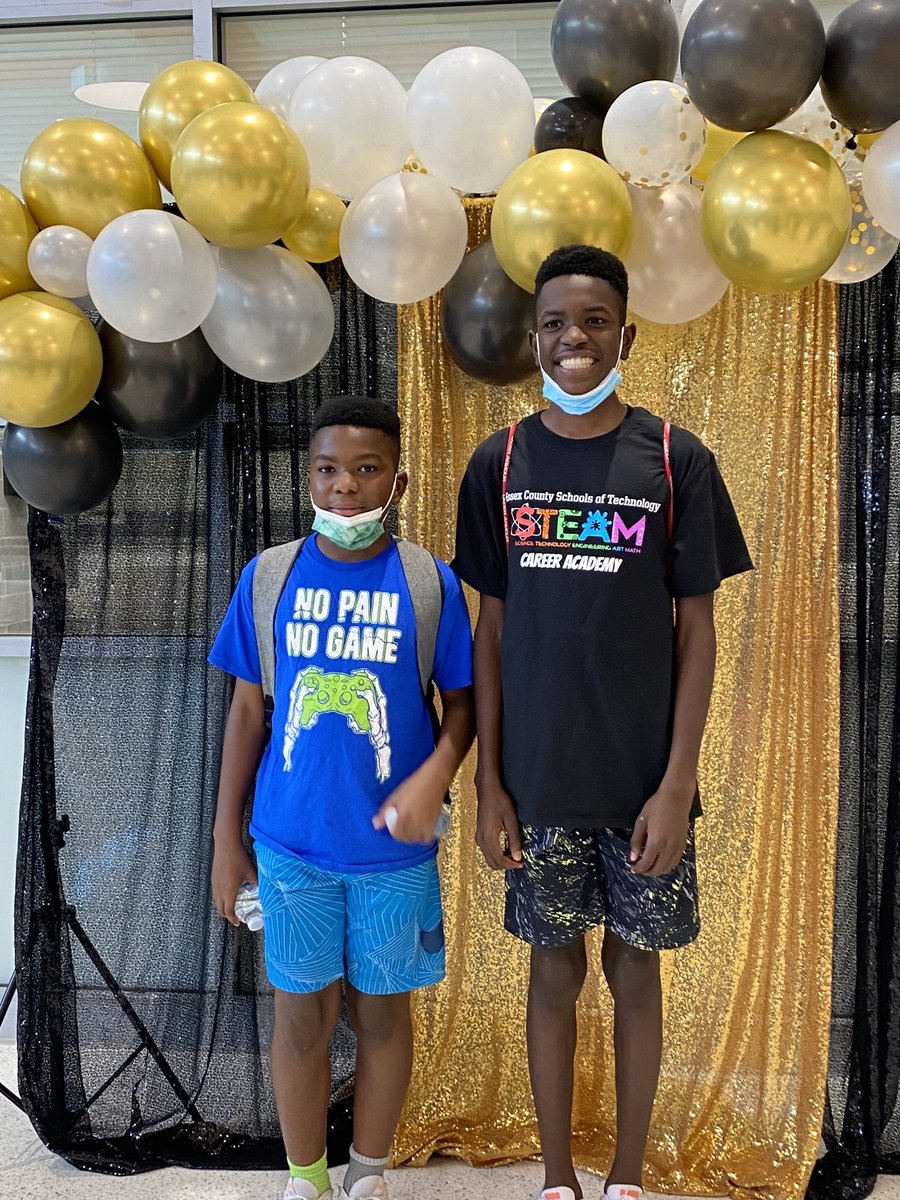 schools_essex's tweet photo. All smiles from these STEAM Career Academy students.  We look forward to hosting you at Essex County Schools of Technology's Summer STEAM workshops! @Joe_D_EssexExec @CareerTechNJ https://t.co/lkppkEby7S