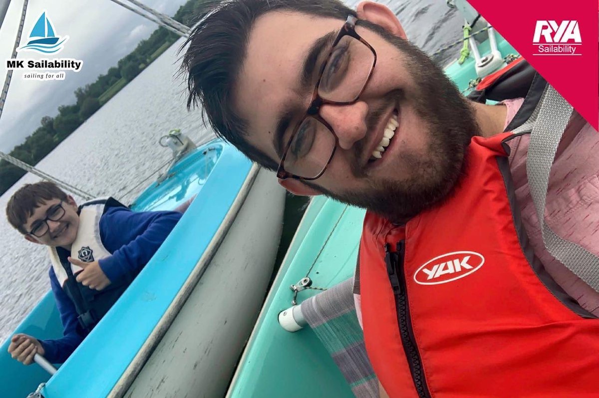 ⛵️ The light is fading as we call time on another day out on the water. Today we were pleased to welcome the young people of Leighton Buzzard Rotary club. Alongside the young people they also brought along some hard working volunteers who got stuck in, which was great to see. ⛵️