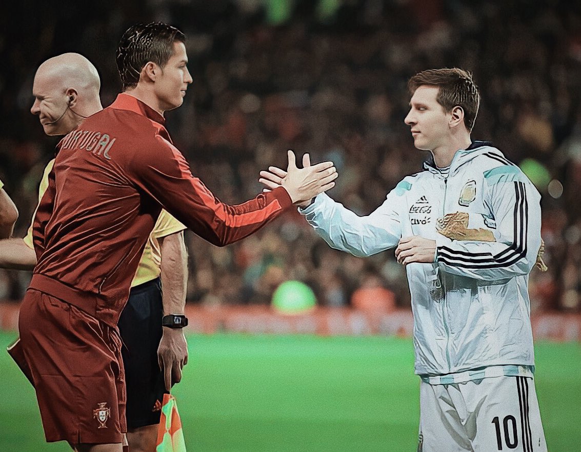 sudanalytics_'s tweet image. 🇦🇷 Messi ayer:

El que más gambetas completó.
El que más oportunidades creó.
El que más faltas recibió.
El que más duelos ganó.

🇵🇹 CR7 hoy:

El que más gambetas completó.
El que más oportunidades creó.
El que más faltas recibió.
El que más duelos ganó.

Irrepetibles. 👏🏼