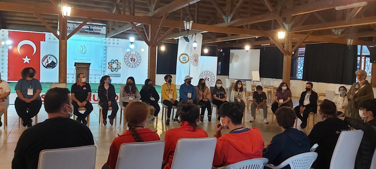 4_kultur's tweet photo. 4 Dağ 4 Kültür Projesi Gönüllülük Çalıştayımız gerçekleştiriliyor @kasapoglu @GSBgenclik @sendegonulver @gencliksporbak https://t.co/7XN25BOOEH