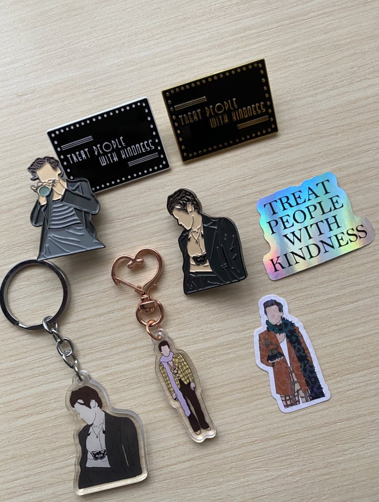 91sdonnylwt's tweet photo. i’m going to be closing my etsy shop permanently on Monday for personal reasons 😞 this was unexpected and i have stock available for lots of Harry items. Please give these a new home if you can, almost everything has a 15% off!

Please help spread 💙✨
(I’ll link my shop below) https://t.co/73R4sgwkDz