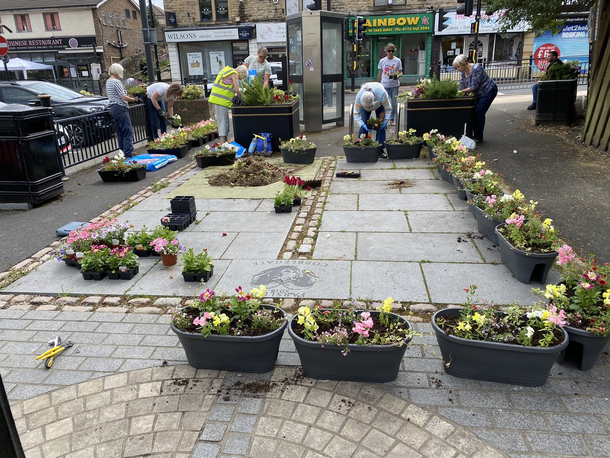 Farsley in Bloom tweet media